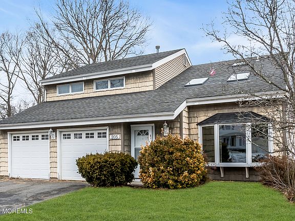 2nd image of 205 Liberty Bell Road