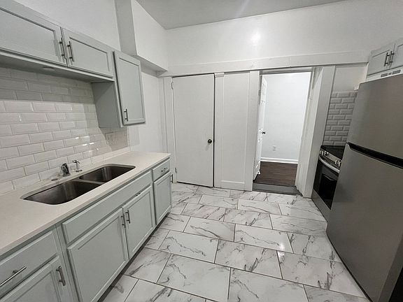 5th image of 611 Fremont Ave Unit A