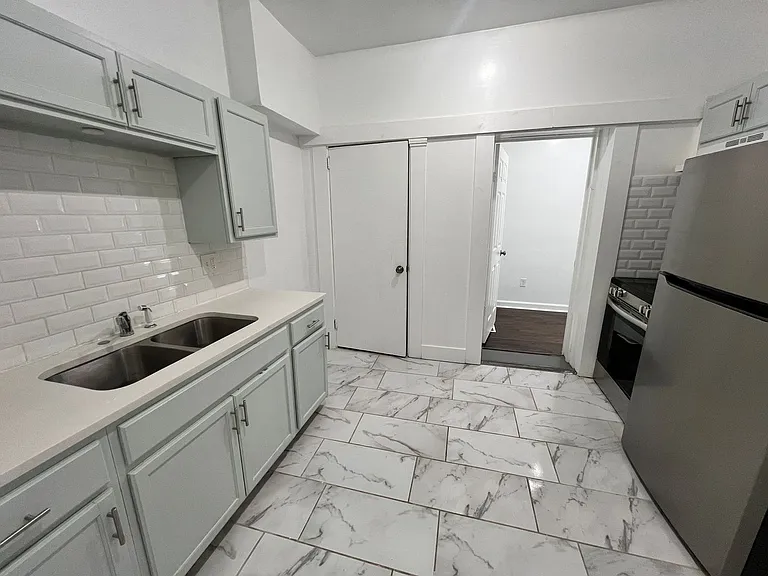 611 Fremont Ave #A — Photo 5