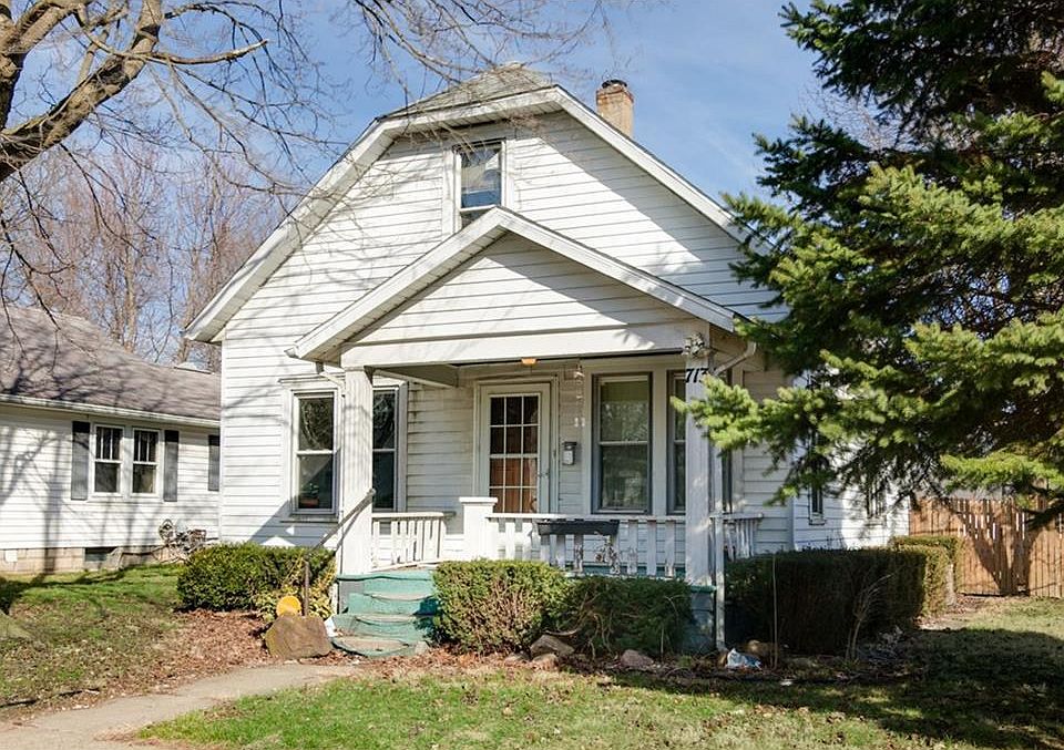 2nd image of 713 Leonard St