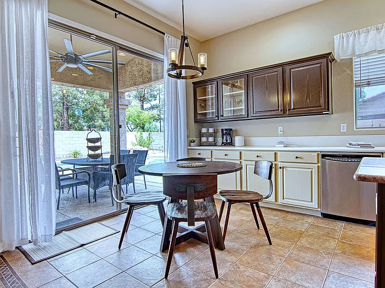 2144 W Olive Way — Photo 18