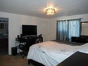 5th image of 5807 Maryhill Ln