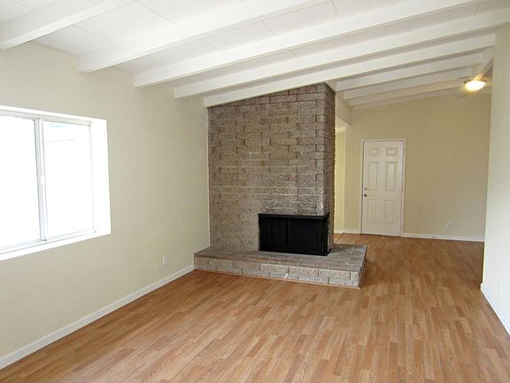 3rd image of 34481 Fairview Dr