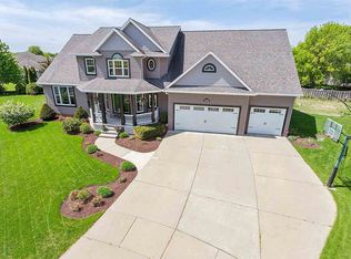 1485 Wexford Ln, Green Bay, WI 54313