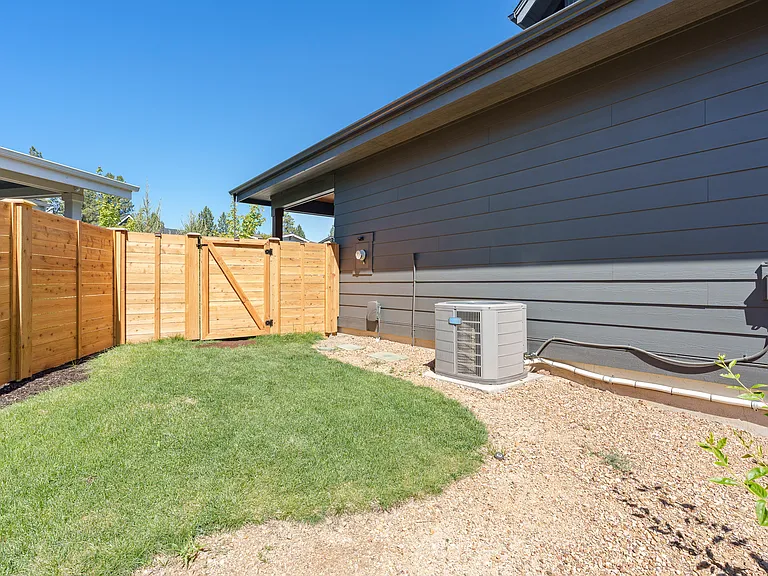 61000 SE Crane Peak Ct — Photo 39