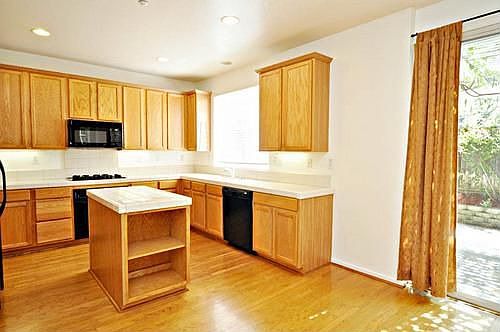 4th image of 34905 Herringbone Ct