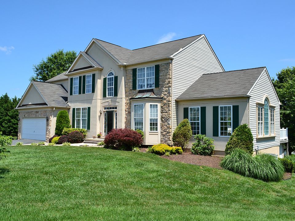 Wonderful Curb Appeal!