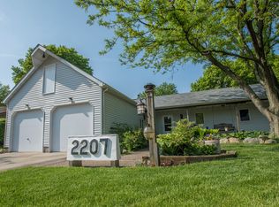 2207 Harrington Ct, Champaign, IL 61821