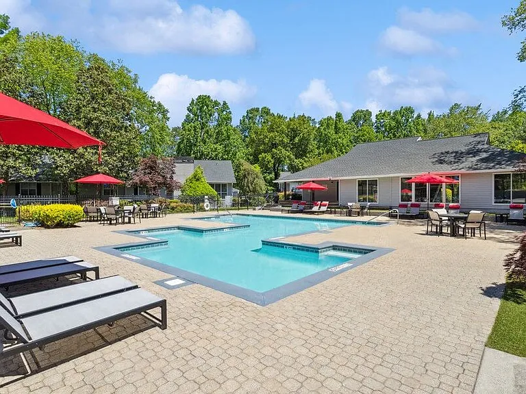 2311 Dunwoody Xing — Photo 21
