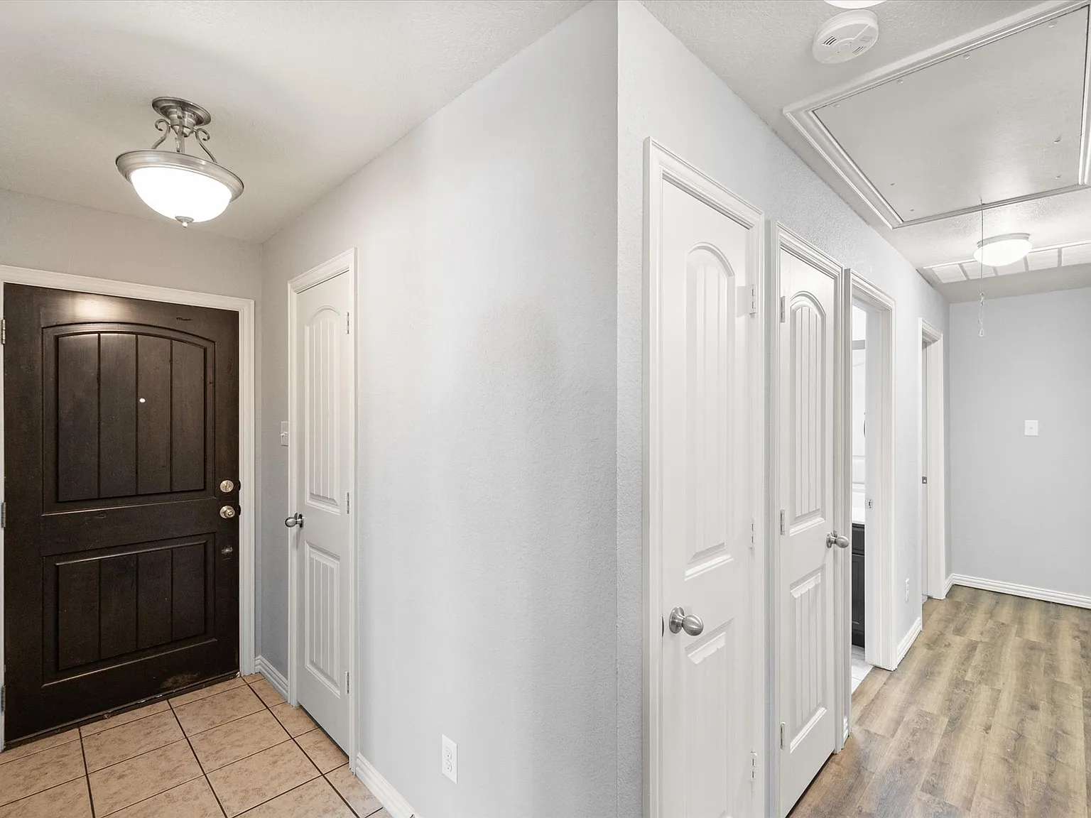 3 bed, 1304 sqft, $2,300 — Photo 3