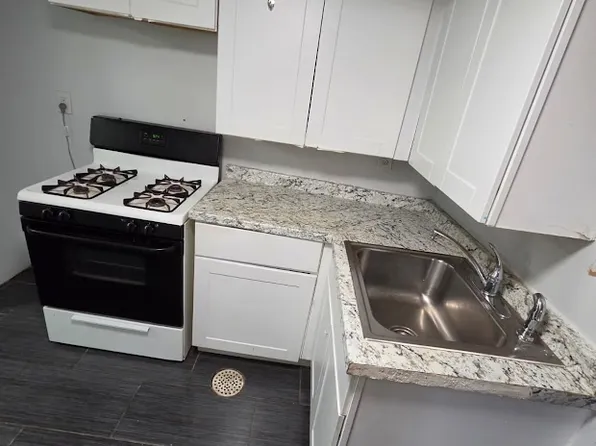 579 Liberty Avenue image 1 of 9