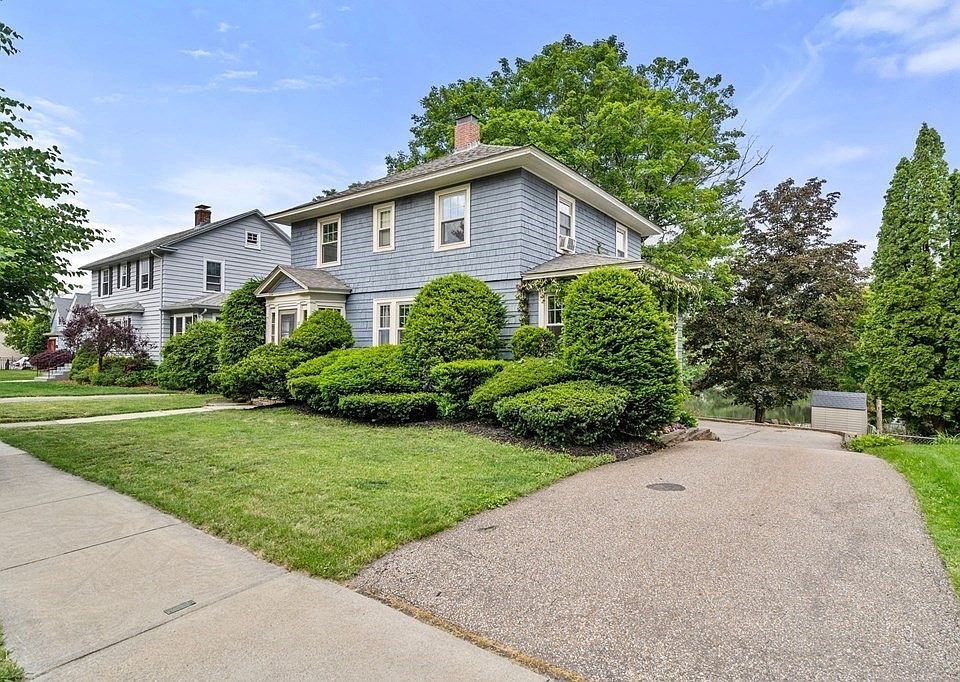 118 Forest St, Worcester, MA 01609 Zillow