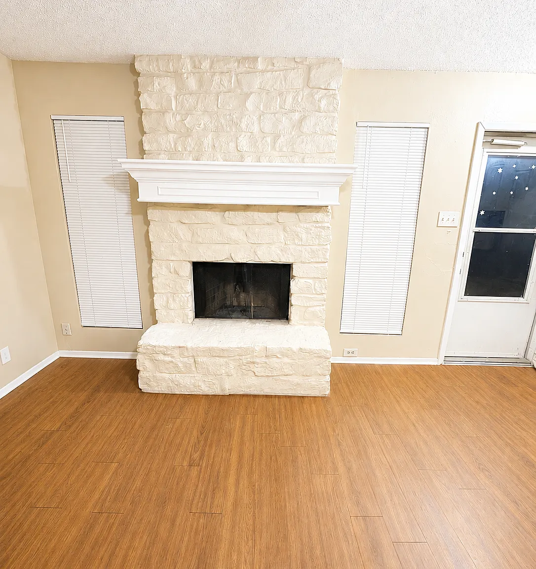 3 bed, 950 sqft, $1,750 — Photo 3
