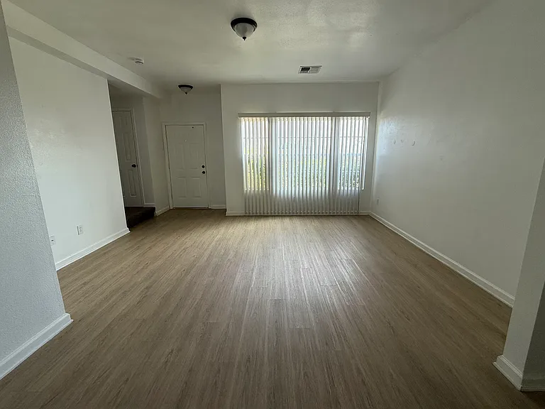 326 V St #B — Photo 1