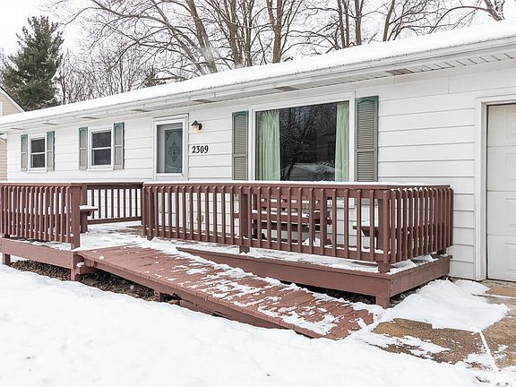 2nd image of 2309 Cumberland St