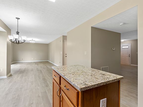 4th image of 5710 Silver Spurs Ln