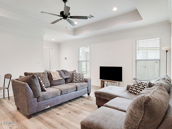 3rd image of 242 Alpine Dr