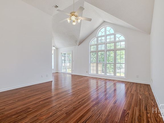 4th image of 10 Teakwood Drive