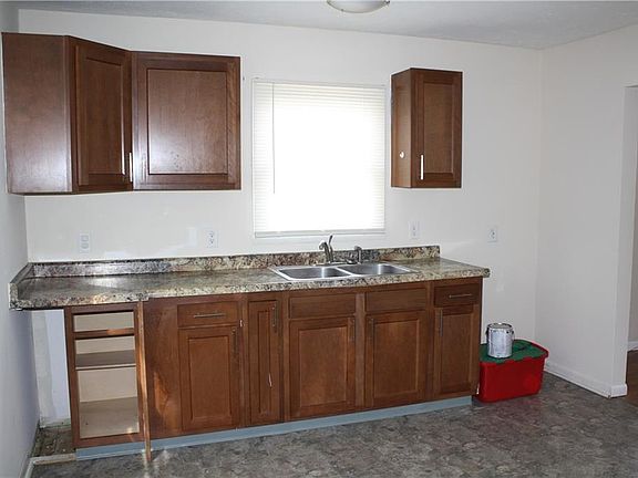 5th image of 2250 N Centennial St