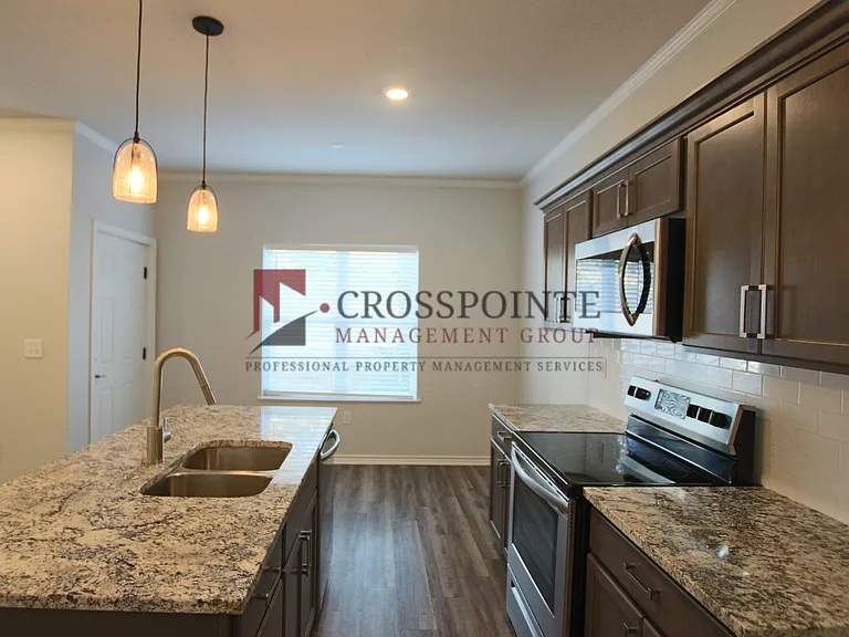 1927 Lindbergh Dr #301 — Photo 39