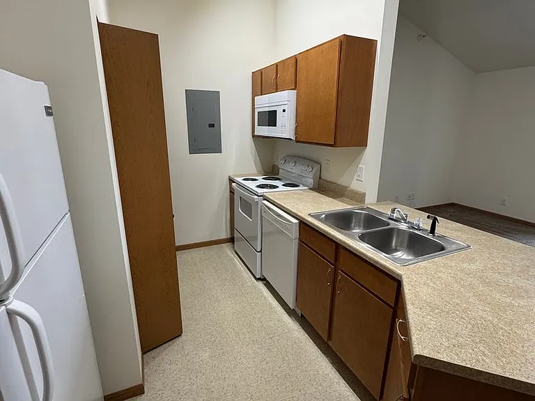 Southern Winds Apartments — Photo 13