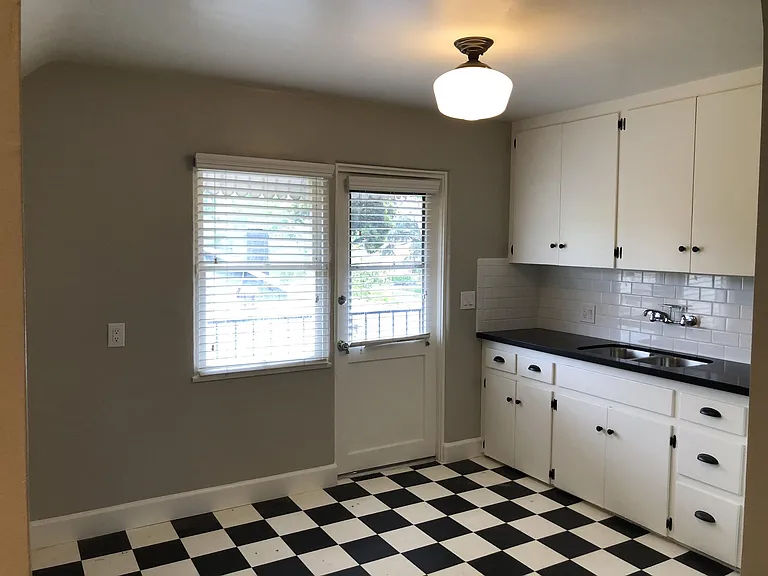 150 N Berkeley Ave #B — Photo 3