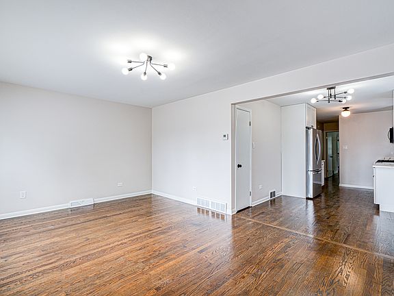 4th image of 6413 S Claremont Ave