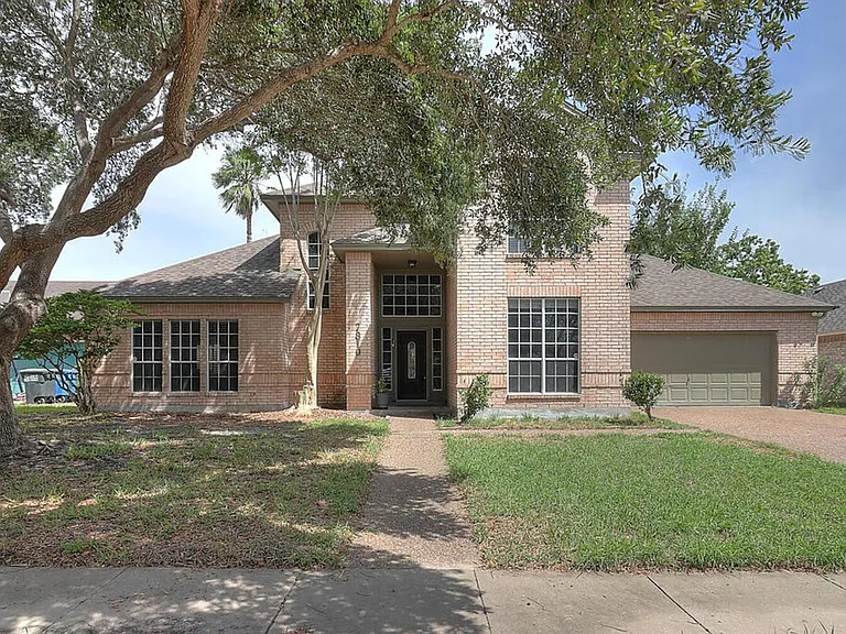 7810 Duchess St — Photo 12