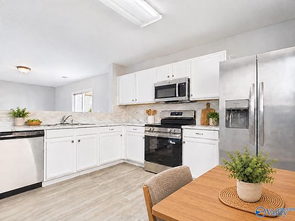 4th image of 102 David Barnes Dr