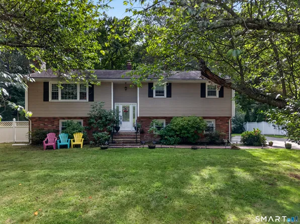 15 Partridge Lane, Clinton, CT 06413