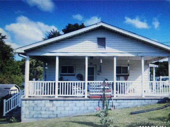 211 NE 3rd Street, Paoli, IN 47454