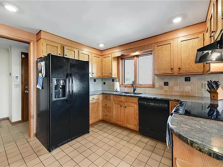 5218 Foxcroft Dr — Photo 11