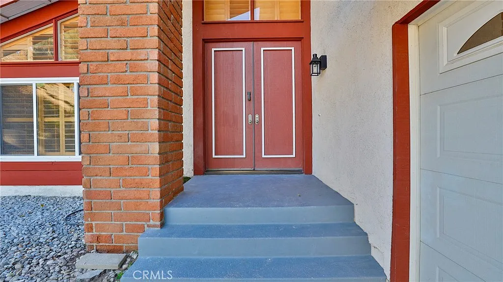 4 bed, 2064 sqft, $4,600 — Photo 2