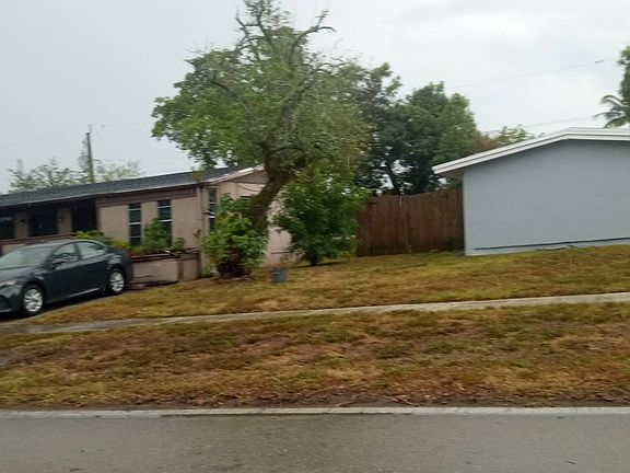 3rd image of 4910 NW 12th St