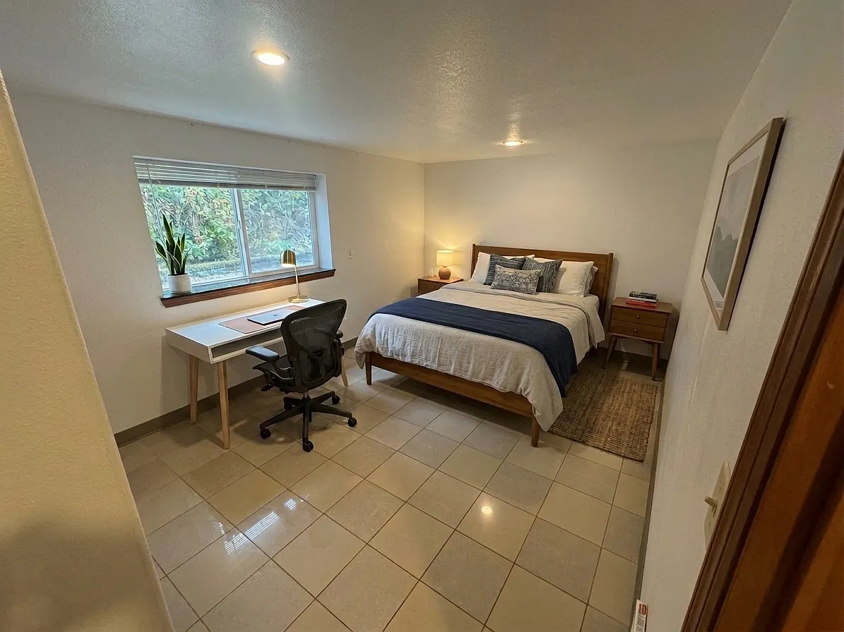 4 bed, 1.5 bath, 1400 sqft, $1,000 — Photo 3