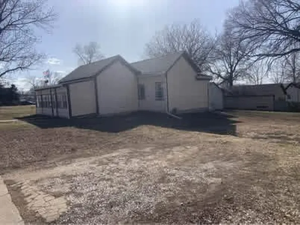 227 N 8th St, Seward, NE 68434