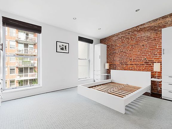 3rd image of 425 W 22nd St APT 3