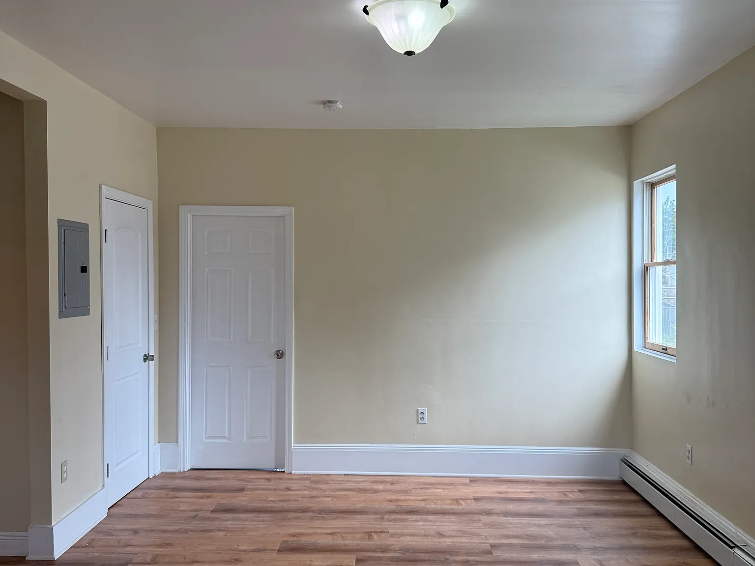 2 bed, 800 sqft, $1,899 — Photo 3