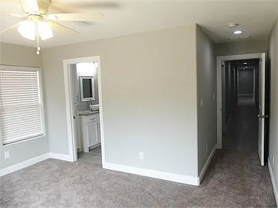 608 E College St #610 — Photo 36