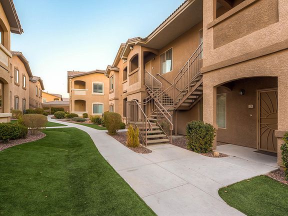 Exterior Front Entry
