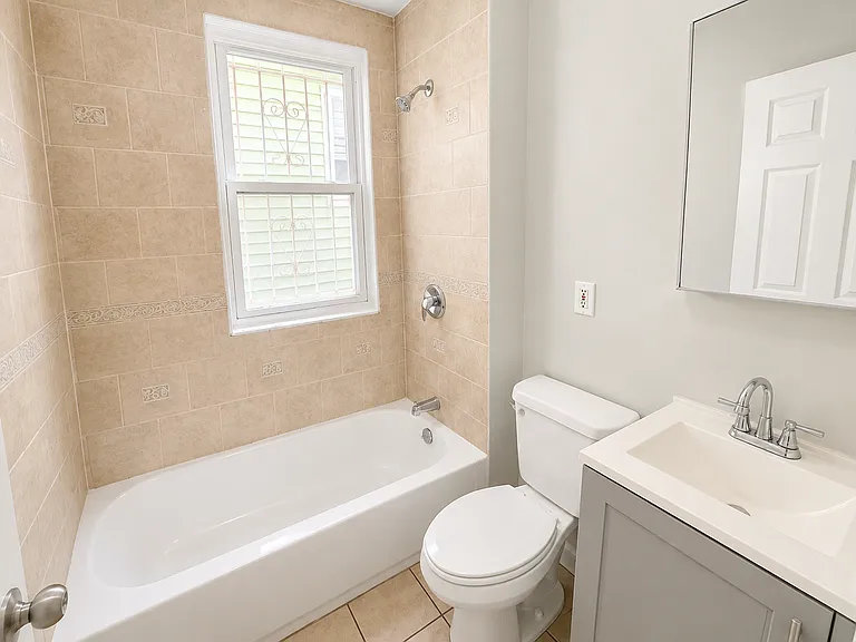 461 14th Ave #1 — Photo 2