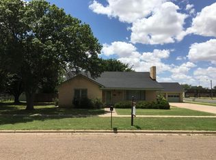 1015 Denver St, Plainview, TX 79072