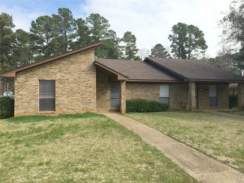 401 Woodridge Cir #B