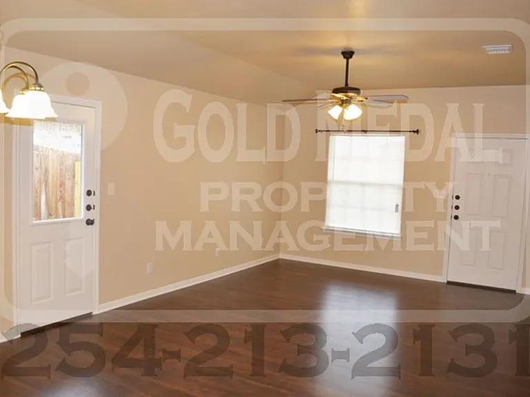 1104 Grace Point Dr — Photo 5