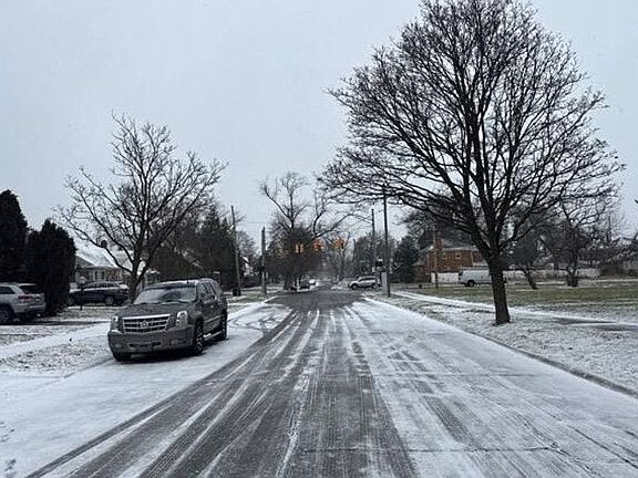 5th image of 15033 Gilchrist St