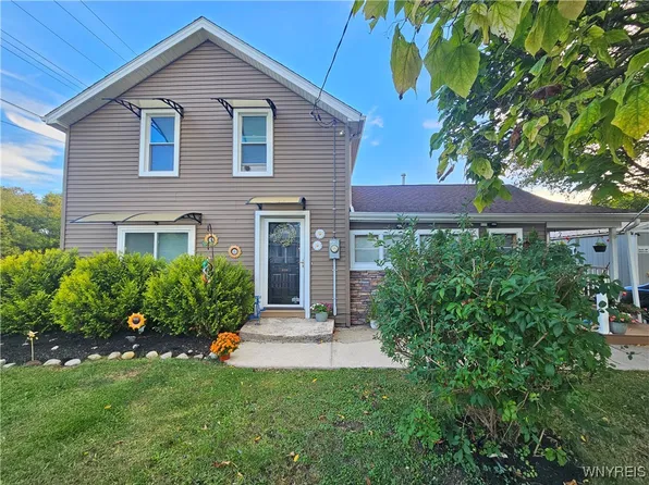 939 Grove Ave, Niagara Falls, NY 14305