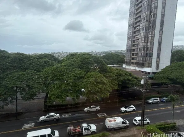 2029 Nuuanu Ave APT 807, Honolulu, HI 96817