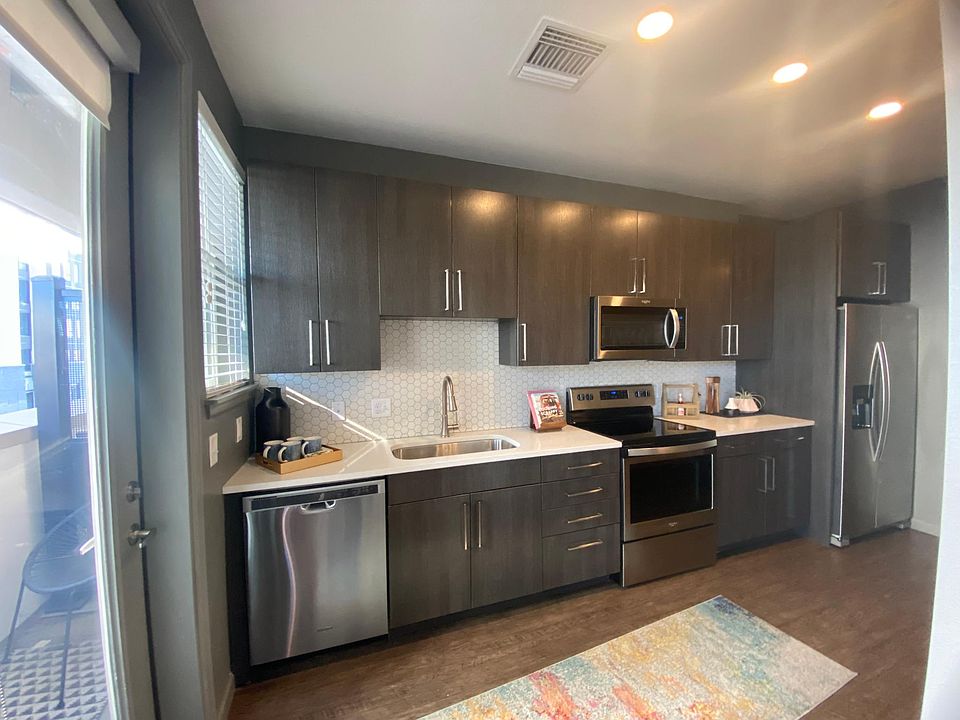 1st image of 2426 Glenarm Pl
