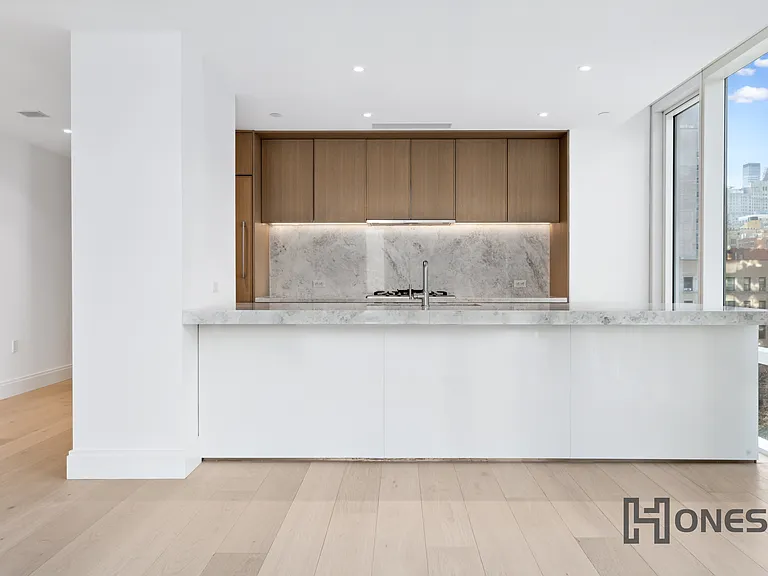 501 3rd Ave #8E — Photo 6