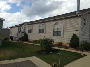 11212 Nearbrook Ct, South Lyon, MI 48178
